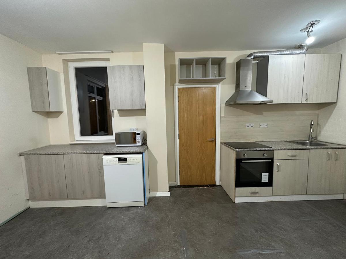 North London A Spacious 7 Bedroom House Accommodating Up To 18 People Complete With Own Gym And Table Tennis Exterior foto